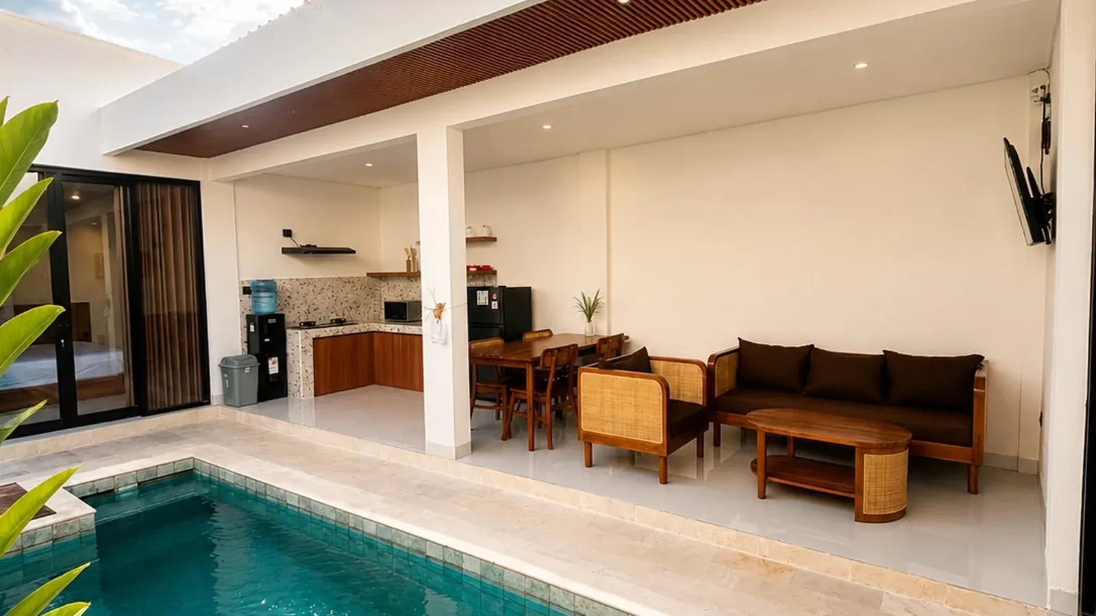 Villa Kangkang — Piscina y zona de estar
