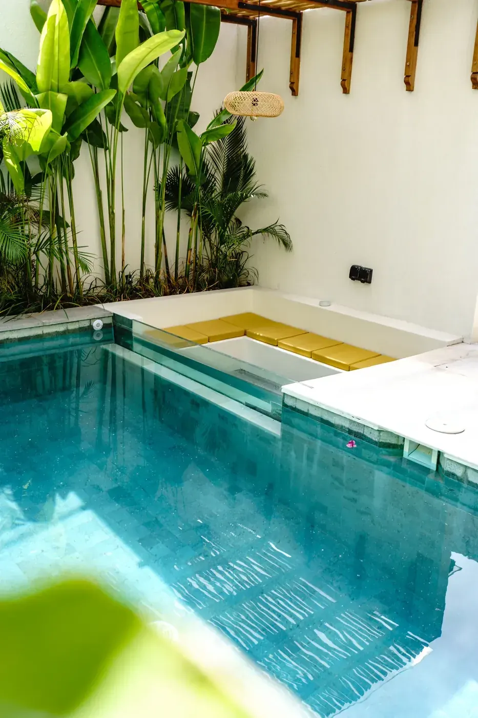 Villa Oasis — Piscina y zona de estar